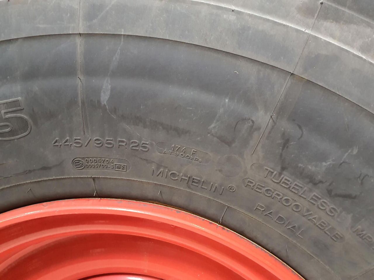Michelin Wheel 445/95R25 10 12 1p - Колесо в категорії Крани: фото 5 Michelin Wheel 445/95R25 10 12 1p - Колесо в категорії Крани: фото 5