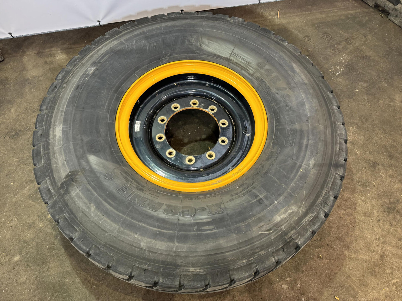 Michelin Wheel 445/95R25 10 12.3 1p - Колесо в категорії Крани: фото 1 Michelin Wheel 445/95R25 10 12.3 1p - Колесо в категорії Крани: фото 1