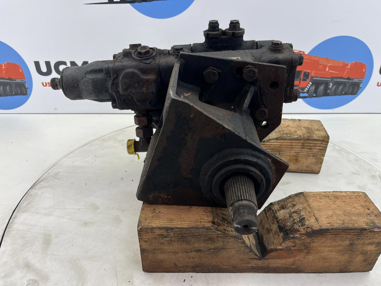 Steering box - Рульовий механізм в категорії Крани: фото 4 Steering box - Рульовий механізм в категорії Крани: фото 4