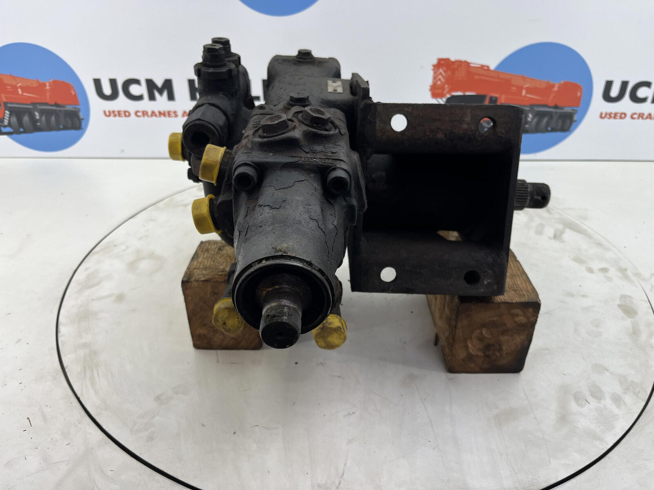 Steering box - Рульовий механізм в категорії Крани: фото 1 Steering box - Рульовий механізм в категорії Крани: фото 1