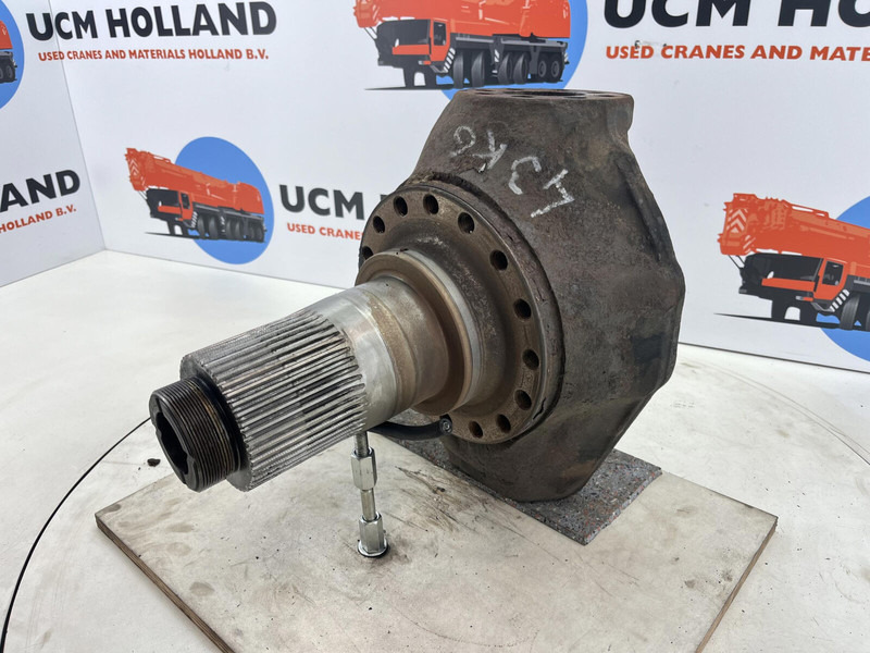 Terex AC 155 steering knuckle 16 holes axle 3 - Поворотний кулак в категорії Крани: фото 1 Terex AC 155 steering knuckle 16 holes axle 3 - Поворотний кулак в категорії Крани: фото 1