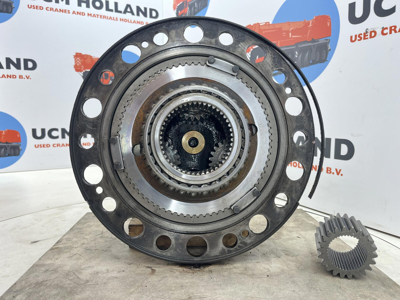 Terex/Demag AC 100/4 planetary gear 22-25-74-40-3pl-H127-46 - Бортовий редуктор в категорії Крани: фото 5 Terex/Demag AC 100/4 planetary gear 22-25-74-40-3pl-H127-46 - Бортовий редуктор в категорії Крани: фото 5
