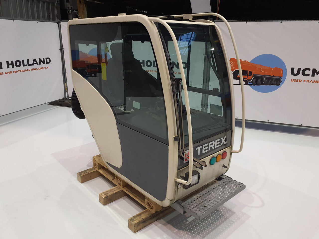 Terex challenger upper cabin - Кабіна в категорії Баштові крани: фото 1 Terex challenger upper cabin - Кабіна в категорії Баштові крани: фото 1