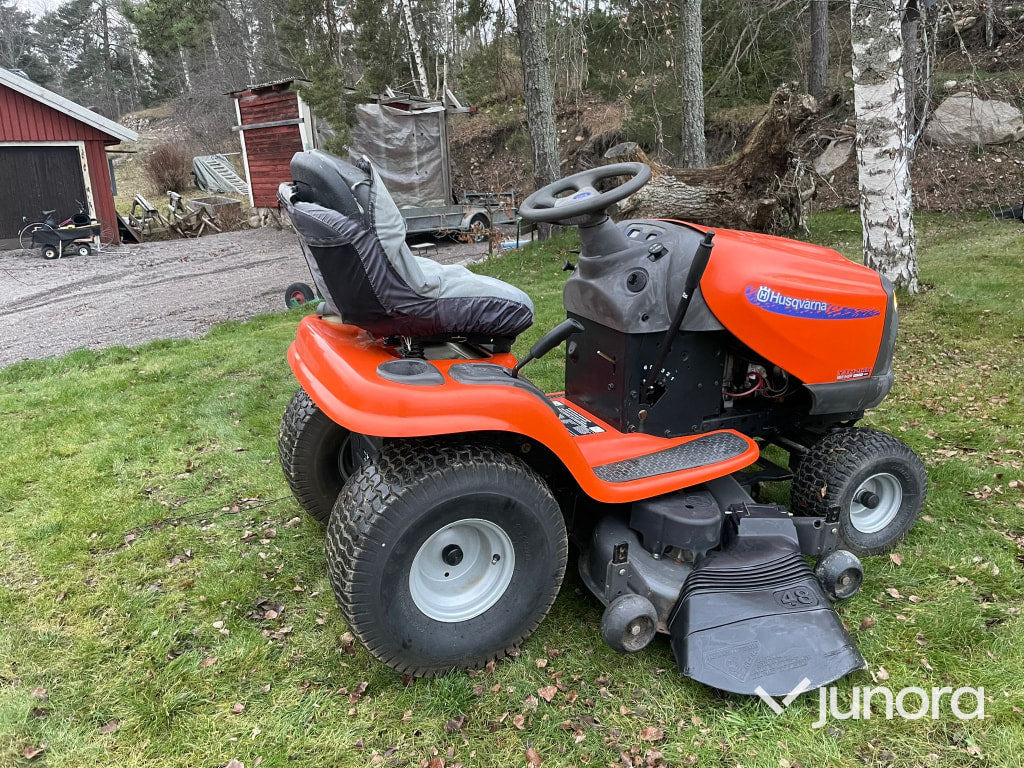 Åkgräsklippare - Husqvarna YTH2148 - Газонокосарка: фото 3 Åkgräsklippare - Husqvarna YTH2148 - Газонокосарка: фото 3