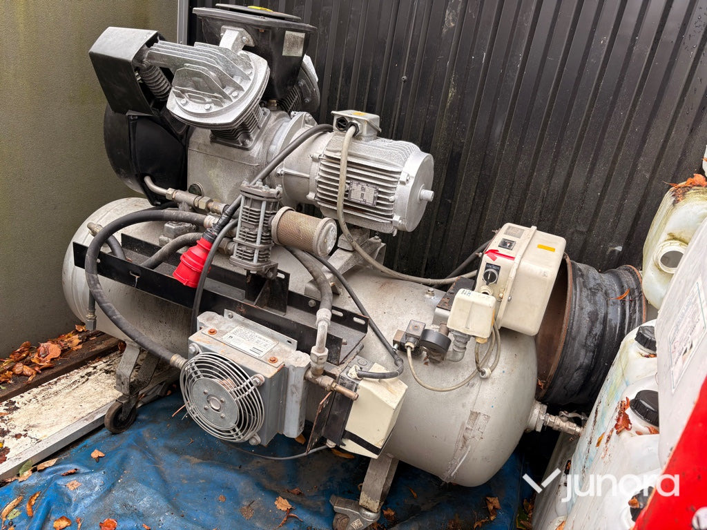 Kompressor Atlas Copco - Пневмокомпресор в категорії Будівельна техніка: фото 1 Kompressor Atlas Copco - Пневмокомпресор в категорії Будівельна техніка: фото 1
