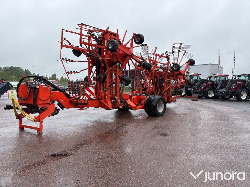 Strängläggare Kuhn GA15031 - Сіноворушилка: фото 1 Strängläggare Kuhn GA15031 - Сіноворушилка: фото 1