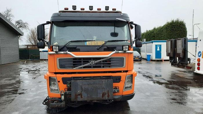 VOLVO M9 4x2R + Johnston Beam VX800 Road Cleaner - Підмітально-прибиральна машина: фото 5 VOLVO M9 4x2R + Johnston Beam VX800 Road Cleaner - Підмітально-прибиральна машина: фото 5
