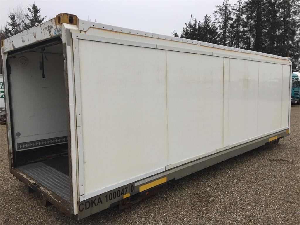 7450 mm med rulleport - Закритий кузов напівпричіп: фото 4 7450 mm med rulleport - Закритий кузов напівпричіп: фото 4