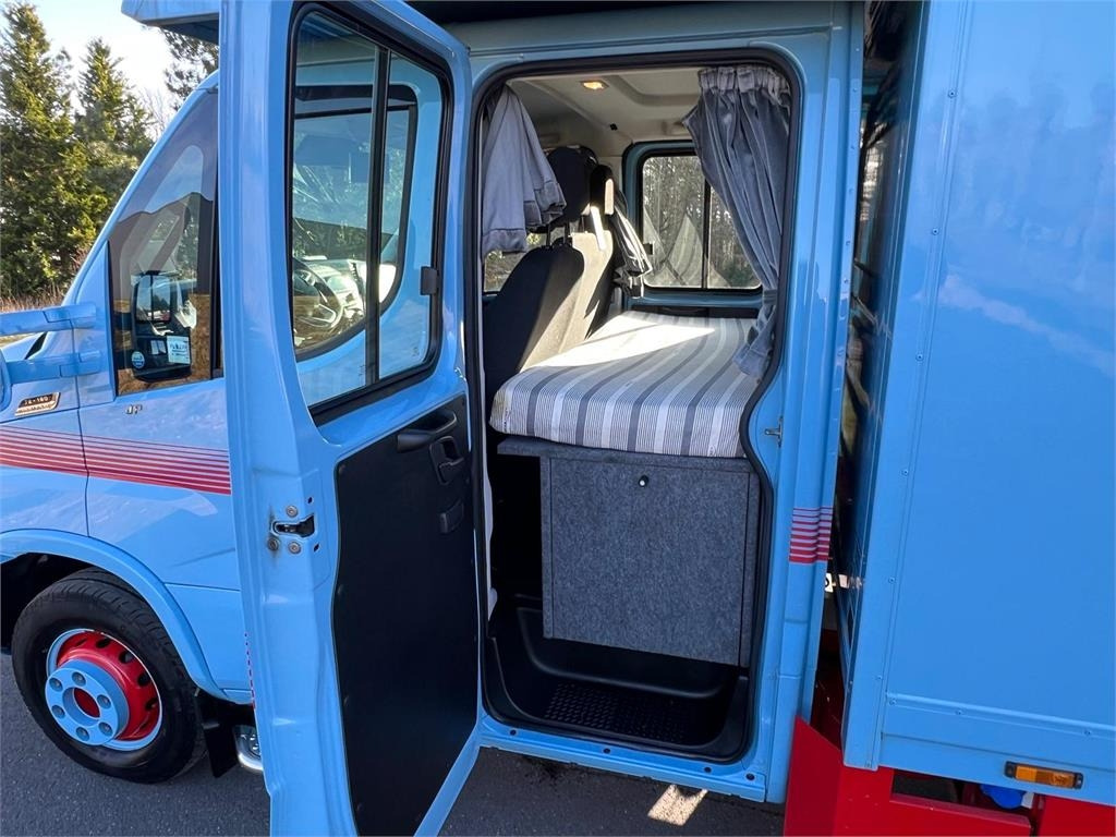 Iveco Daily 70C18 - dobbelt cab  - Вантажівка з закритим кузовом: фото 4 Iveco Daily 70C18 - dobbelt cab  - Вантажівка з закритим кузовом: фото 4