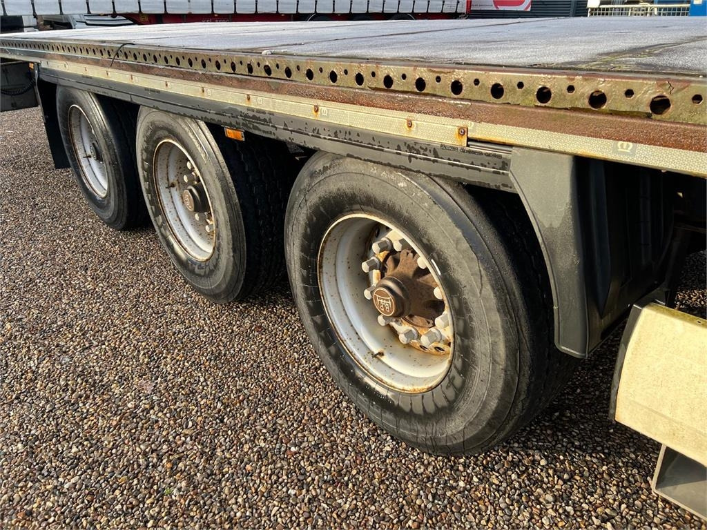 Krone 13,6 mtr - Бортовий напівпричіп/ Платформа: фото 3 Krone 13,6 mtr - Бортовий напівпричіп/ Платформа: фото 3