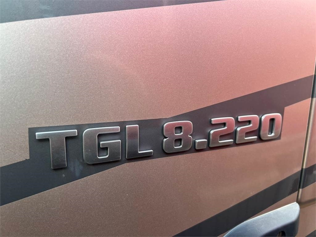 MAN TGL 8-220 4x2 BL incl. 2 stk veksellad - Вантажівка з закритим кузовом: фото 1 MAN TGL 8-220 4x2 BL incl. 2 stk veksellad - Вантажівка з закритим кузовом: фото 1