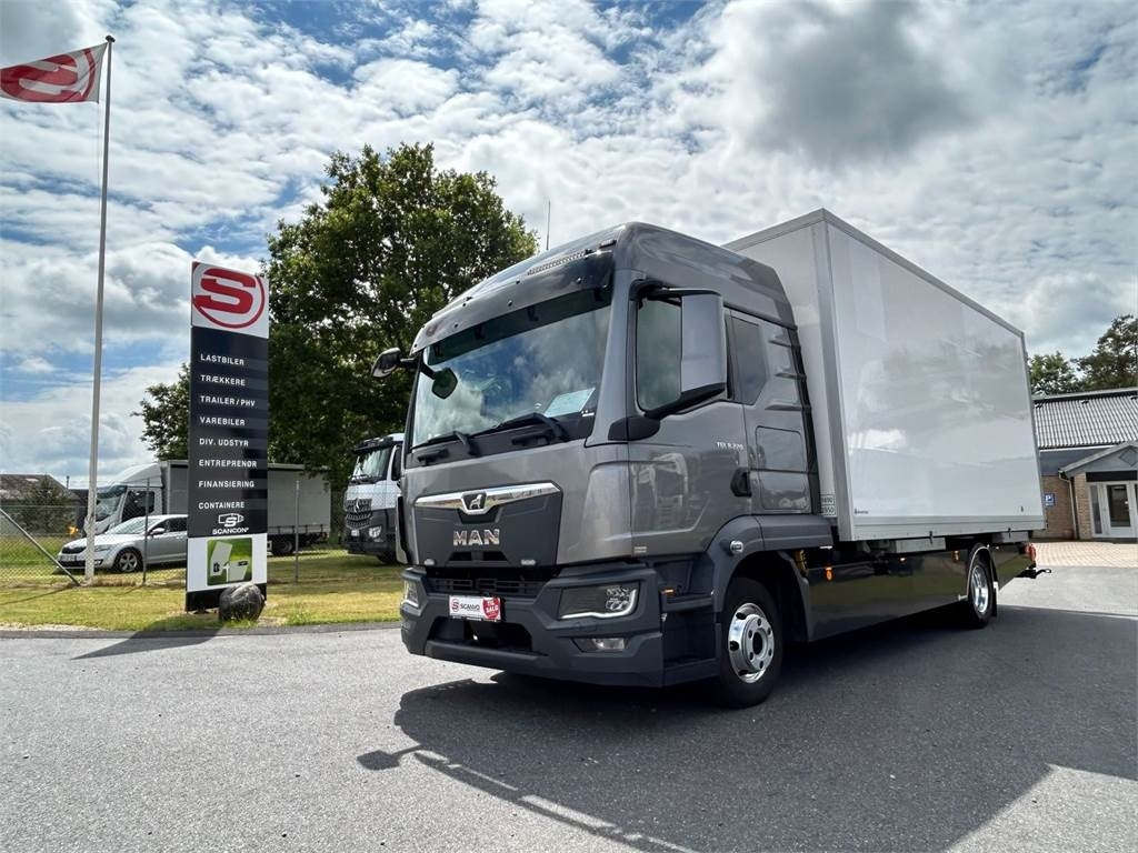 MAN TGL 8-220 4x2 BL incl. 2 stk veksellad - Вантажівка з закритим кузовом: фото 1 MAN TGL 8-220 4x2 BL incl. 2 stk veksellad - Вантажівка з закритим кузовом: фото 1