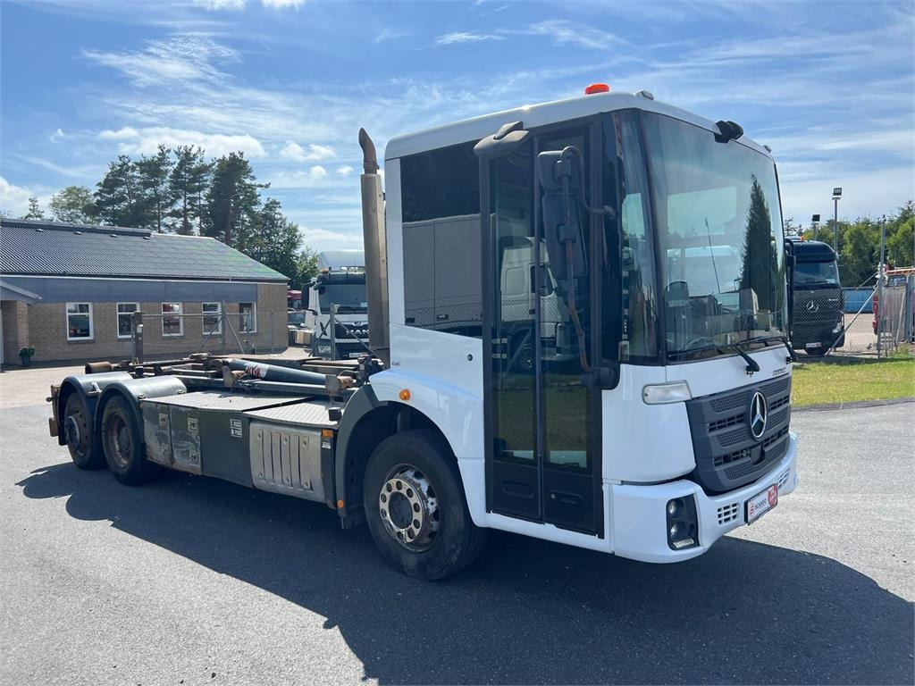 Mercedes-Benz Econic 2630 L - Гаковий мультиліфт вантажівка: фото 3 Mercedes-Benz Econic 2630 L - Гаковий мультиліфт вантажівка: фото 3