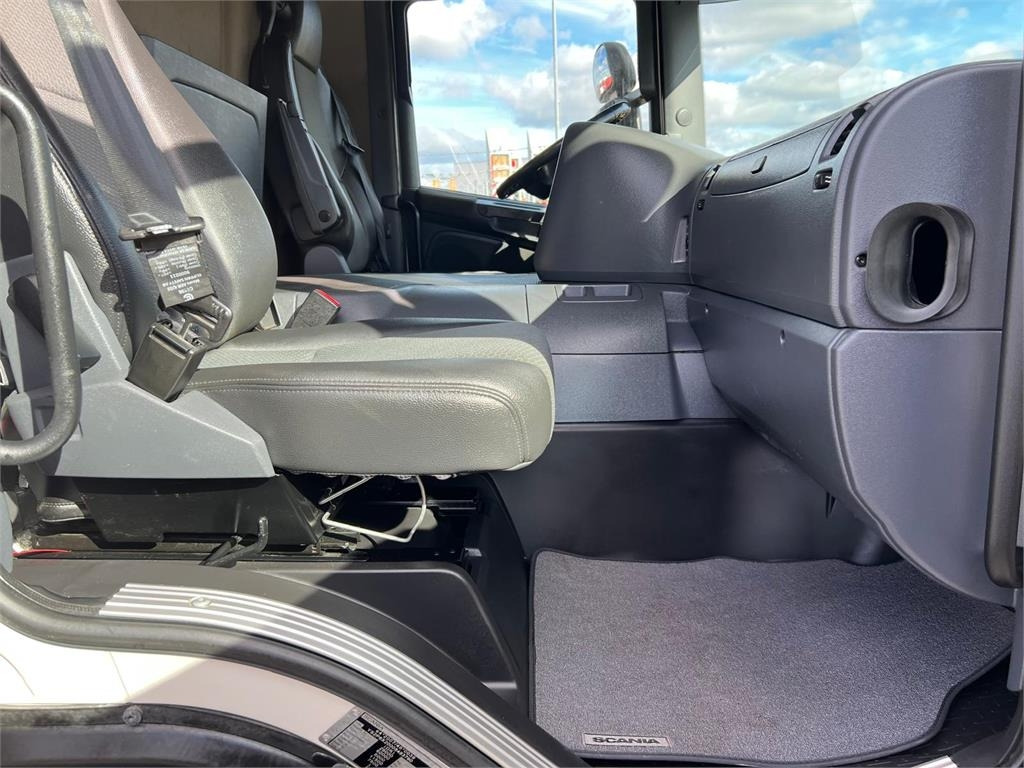 Scania P280 LB 6x2*4 MLB - 24 pallets - Тентована вантажівка: фото 4 Scania P280 LB 6x2*4 MLB - 24 pallets - Тентована вантажівка: фото 4