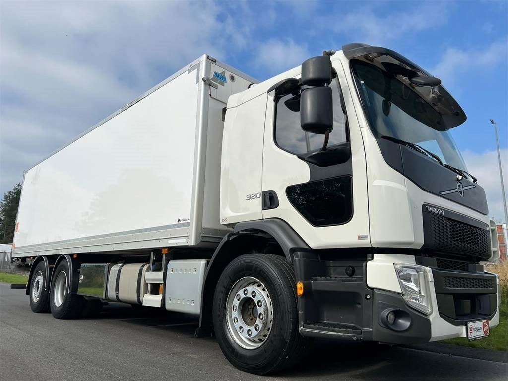 Volvo FE320 6x2*4 - Вантажівка з закритим кузовом: фото 2 Volvo FE320 6x2*4 - Вантажівка з закритим кузовом: фото 2