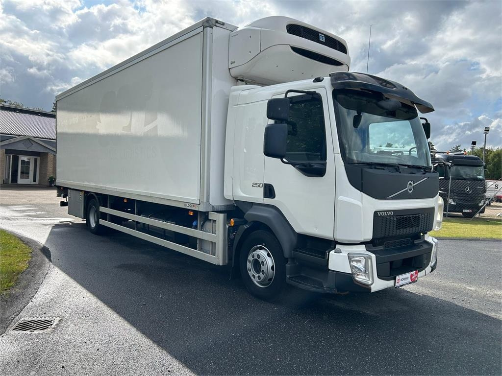 Volvo FL 250 16 ton - Рефрижератор вантажівка: фото 2 Volvo FL 250 16 ton - Рефрижератор вантажівка: фото 2