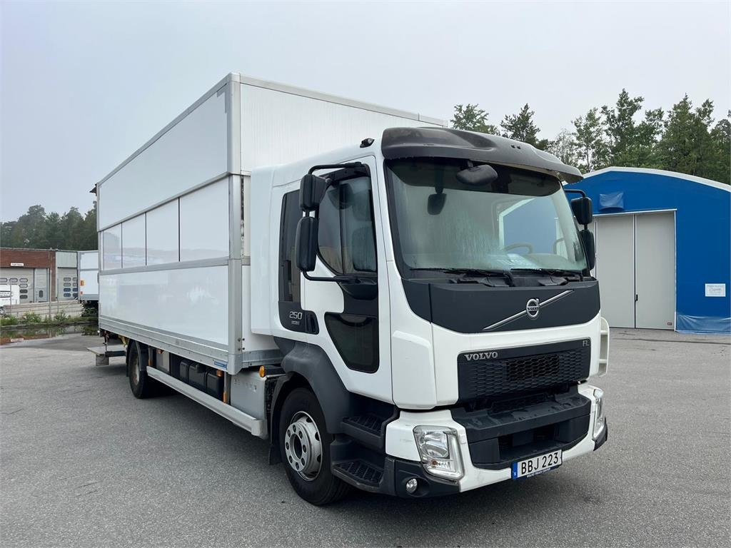 Volvo FL 250 16 ton - Вантажівка з закритим кузовом: фото 1 Volvo FL 250 16 ton - Вантажівка з закритим кузовом: фото 1