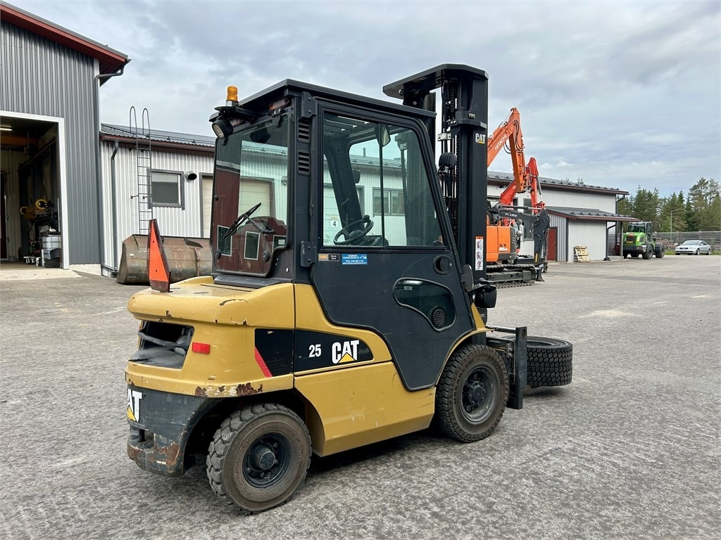 CAT DP 25 NT - Дизельний навантажувач: фото 4 CAT DP 25 NT - Дизельний навантажувач: фото 4