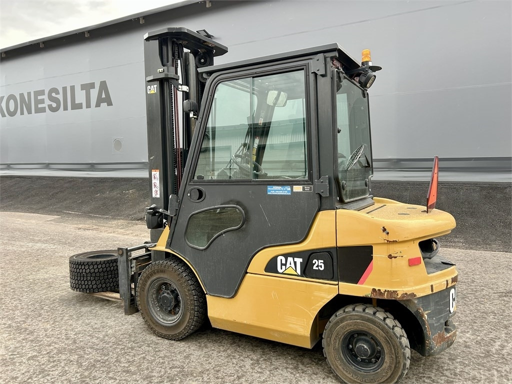 CAT DP 25 NT - Дизельний навантажувач: фото 2 CAT DP 25 NT - Дизельний навантажувач: фото 2