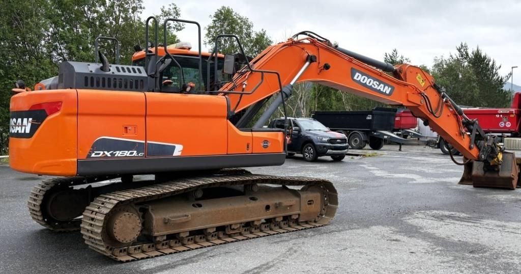 Doosan DX180LC-5 - Гусеничний екскаватор: фото 3 Doosan DX180LC-5 - Гусеничний екскаватор: фото 3