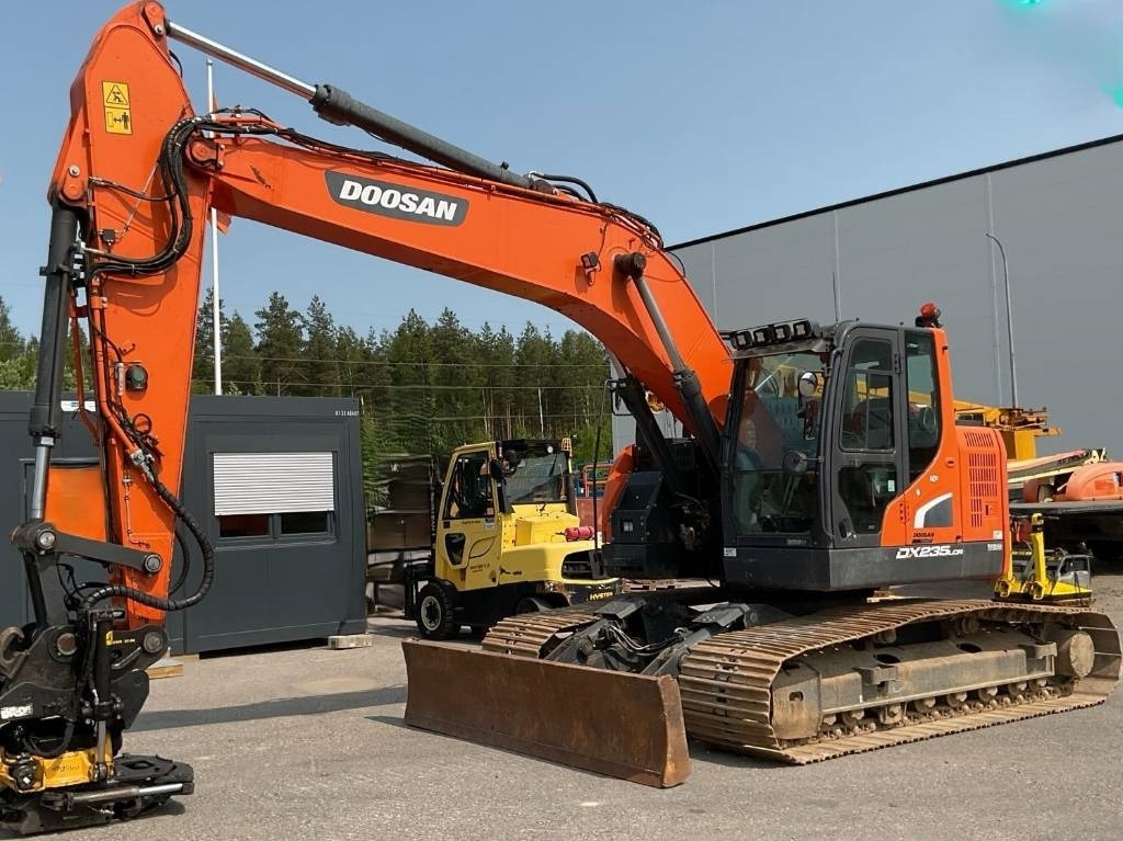 Doosan DX235LCR-5 DOZER - Гусеничний екскаватор: фото 1 Doosan DX235LCR-5 DOZER - Гусеничний екскаватор: фото 1