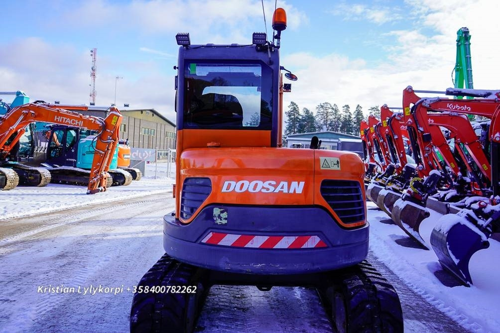 Doosan DX60LCR VARUSTEPAKETILLA - Міні-екскаватор: фото 4 Doosan DX60LCR VARUSTEPAKETILLA - Міні-екскаватор: фото 4