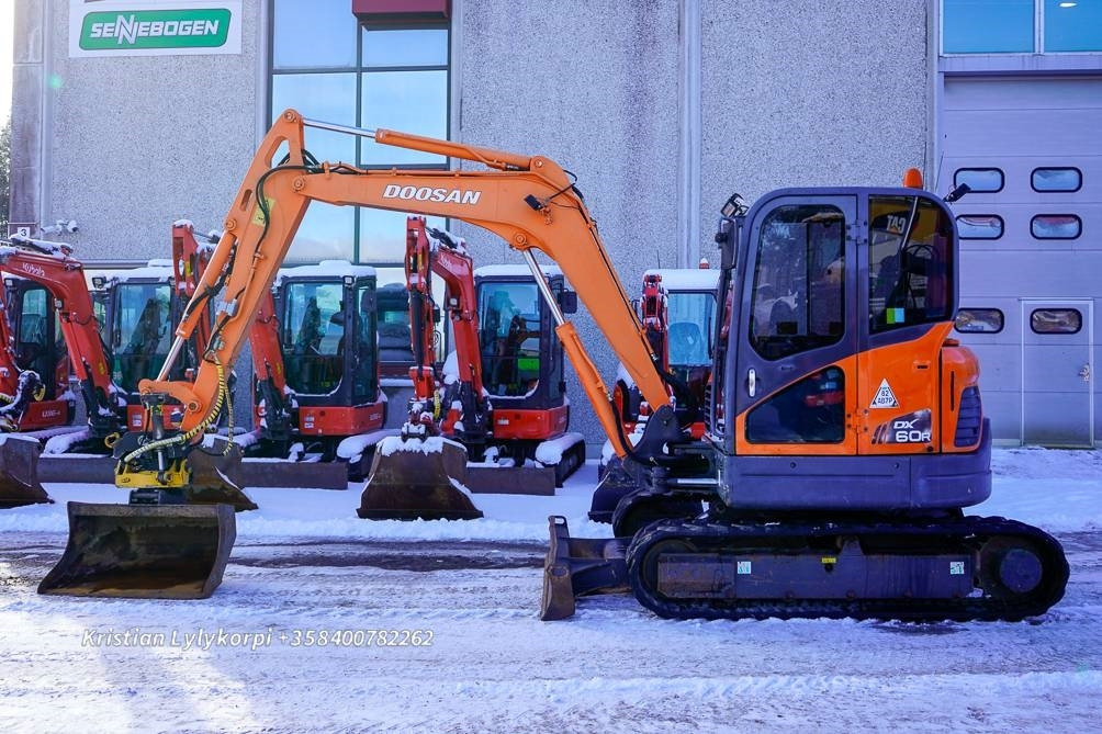 Doosan DX60LCR VARUSTEPAKETILLA - Міні-екскаватор: фото 1 Doosan DX60LCR VARUSTEPAKETILLA - Міні-екскаватор: фото 1