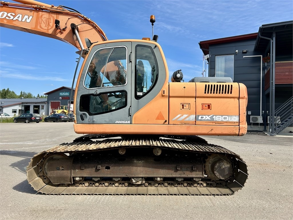 Doosan MYYTY! SOLD! DX180LC PYÖRITTÄJÄLLÄ - Гусеничний екскаватор: фото 2 Doosan MYYTY! SOLD! DX180LC PYÖRITTÄJÄLLÄ - Гусеничний екскаватор: фото 2