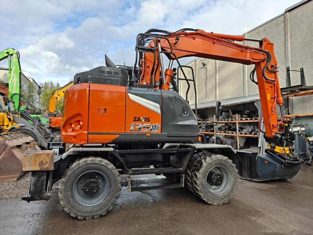 Hitachi ZX135W-7 VARUSTELTU - Колісний екскаватор: фото 5 Hitachi ZX135W-7 VARUSTELTU - Колісний екскаватор: фото 5