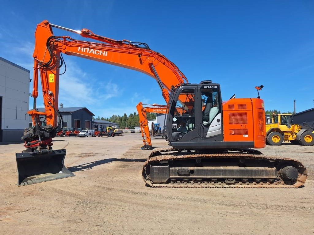 Hitachi ZX225USLC-5 PYÖRITTÄJÄ+PIHDIT YM. - Гусеничний екскаватор: фото 1 Hitachi ZX225USLC-5 PYÖRITTÄJÄ+PIHDIT YM. - Гусеничний екскаватор: фото 1