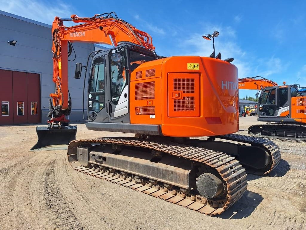 Hitachi ZX225USLC-5 PYÖRITTÄJÄ+PIHDIT YM. - Гусеничний екскаватор: фото 2 Hitachi ZX225USLC-5 PYÖRITTÄJÄ+PIHDIT YM. - Гусеничний екскаватор: фото 2