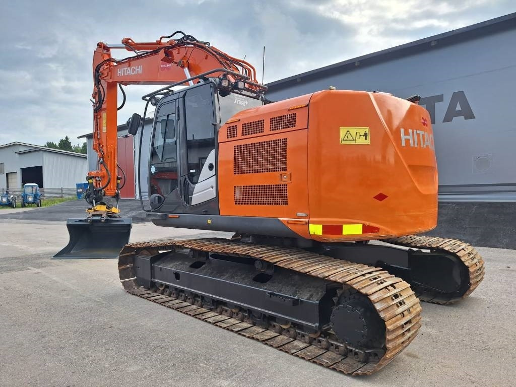 Hitachi ZX225USLC-5 PYÖRITTÄJÄLLÄ - Гусеничний екскаватор: фото 2 Hitachi ZX225USLC-5 PYÖRITTÄJÄLLÄ - Гусеничний екскаватор: фото 2