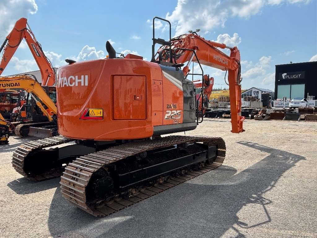 Hitachi ZX225USLC-7 - Гусеничний екскаватор: фото 4 Hitachi ZX225USLC-7 - Гусеничний екскаватор: фото 4