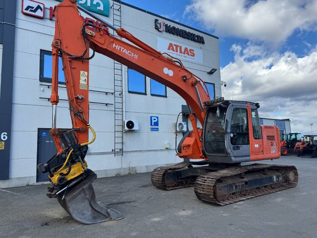 Hitachi ZX225USR PYÖRITTÄJÄLLÄ - Гусеничний екскаватор: фото 2 Hitachi ZX225USR PYÖRITTÄJÄLLÄ - Гусеничний екскаватор: фото 2