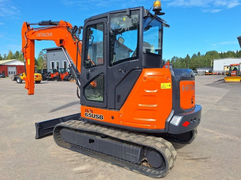 Hitachi ZX65USB-5 - Міні-екскаватор: фото 2 Hitachi ZX65USB-5 - Міні-екскаватор: фото 2