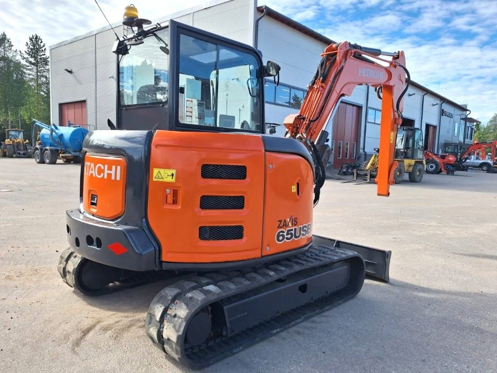 Hitachi ZX65USB-5 - Міні-екскаватор: фото 4 Hitachi ZX65USB-5 - Міні-екскаватор: фото 4