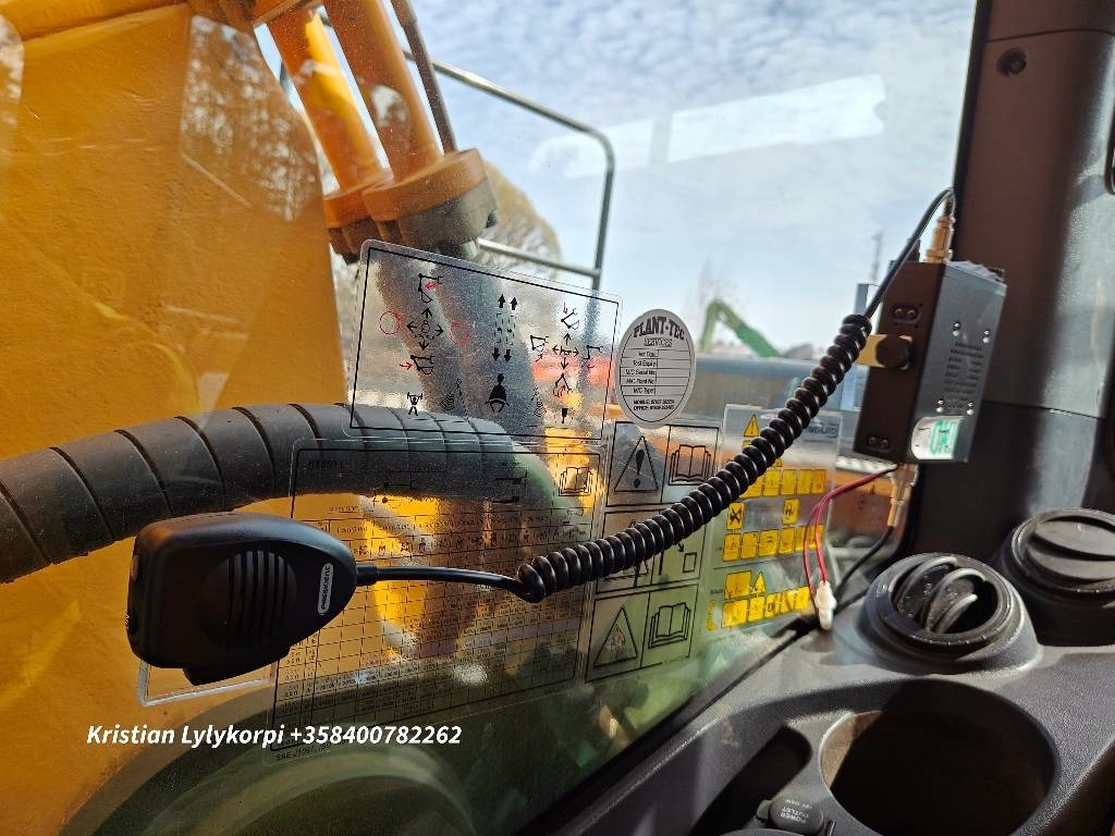 Гусеничний екскаватор Hyundai HX380L VÄHÄN AJETTU: фото 29