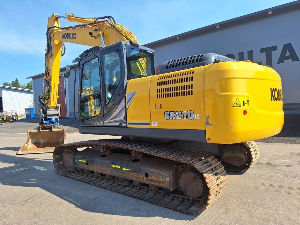 Kobelco SK210LC-11 PYÖRITTÄJÄLLÄ - Гусеничний екскаватор: фото 2 Kobelco SK210LC-11 PYÖRITTÄJÄLLÄ - Гусеничний екскаватор: фото 2