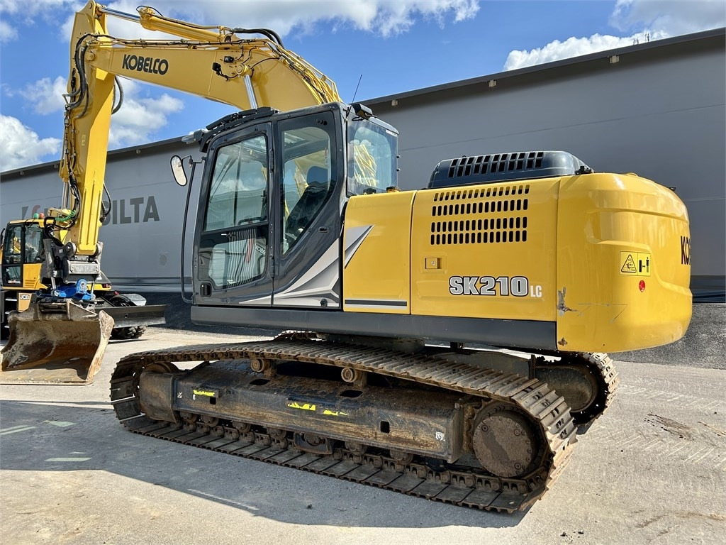 Kobelco SK210LC-11 PYÖRITTÄJÄLLÄ - Гусеничний екскаватор: фото 3 Kobelco SK210LC-11 PYÖRITTÄJÄLLÄ - Гусеничний екскаватор: фото 3