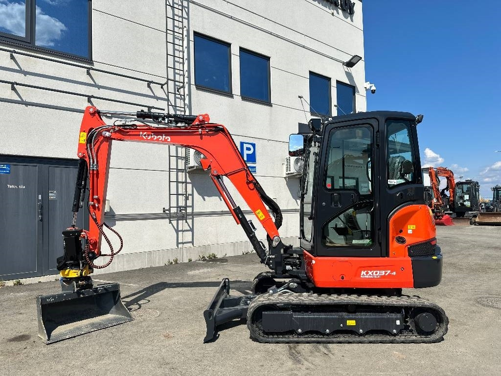 Kubota KX037-4 PYÖRITTÄJÄLLÄ - Міні-екскаватор: фото 1 Kubota KX037-4 PYÖRITTÄJÄLLÄ - Міні-екскаватор: фото 1