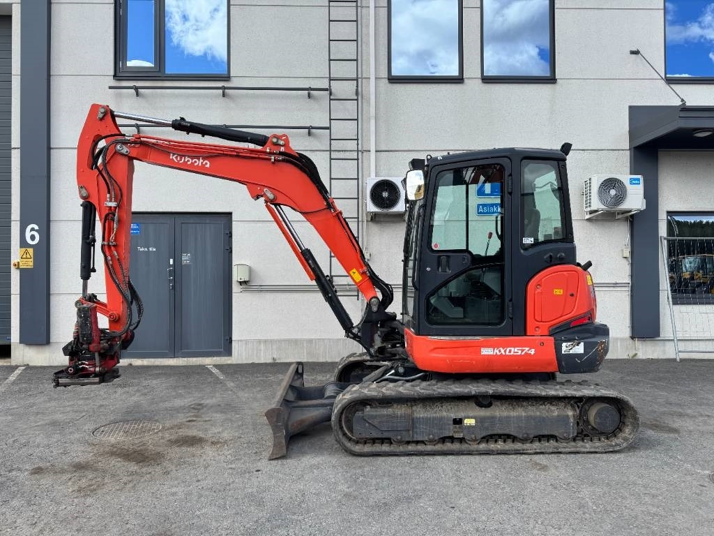 Kubota KX057-4 PYÖRITTÄJÄLLÄ - Міні-екскаватор: фото 1 Kubota KX057-4 PYÖRITTÄJÄLLÄ - Міні-екскаватор: фото 1