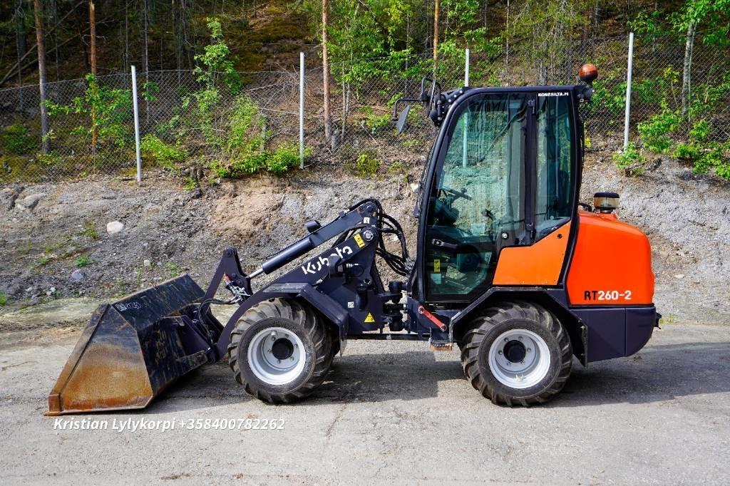 Kubota RT260-2 YLEISKAUHALLA - Колісний навантажувач: фото 1 Kubota RT260-2 YLEISKAUHALLA - Колісний навантажувач: фото 1