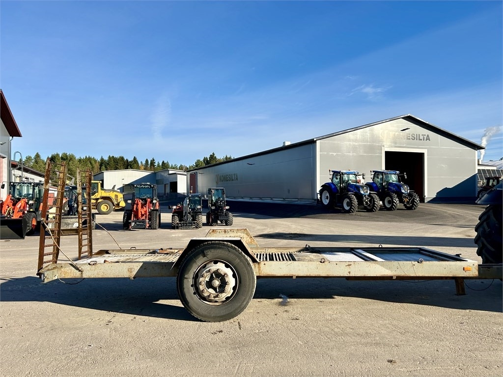 Omavalmiste 1 akselinen lavetti 6m - Низькорамна платформа причіп: фото 1 Omavalmiste 1 akselinen lavetti 6m - Низькорамна платформа причіп: фото 1