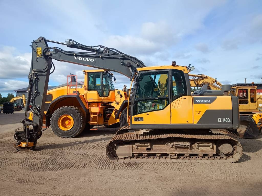 Volvo EC140DL PYÖRITTÄJÄLLÄ - Гусеничний екскаватор: фото 1 Volvo EC140DL PYÖRITTÄJÄLLÄ - Гусеничний екскаватор: фото 1