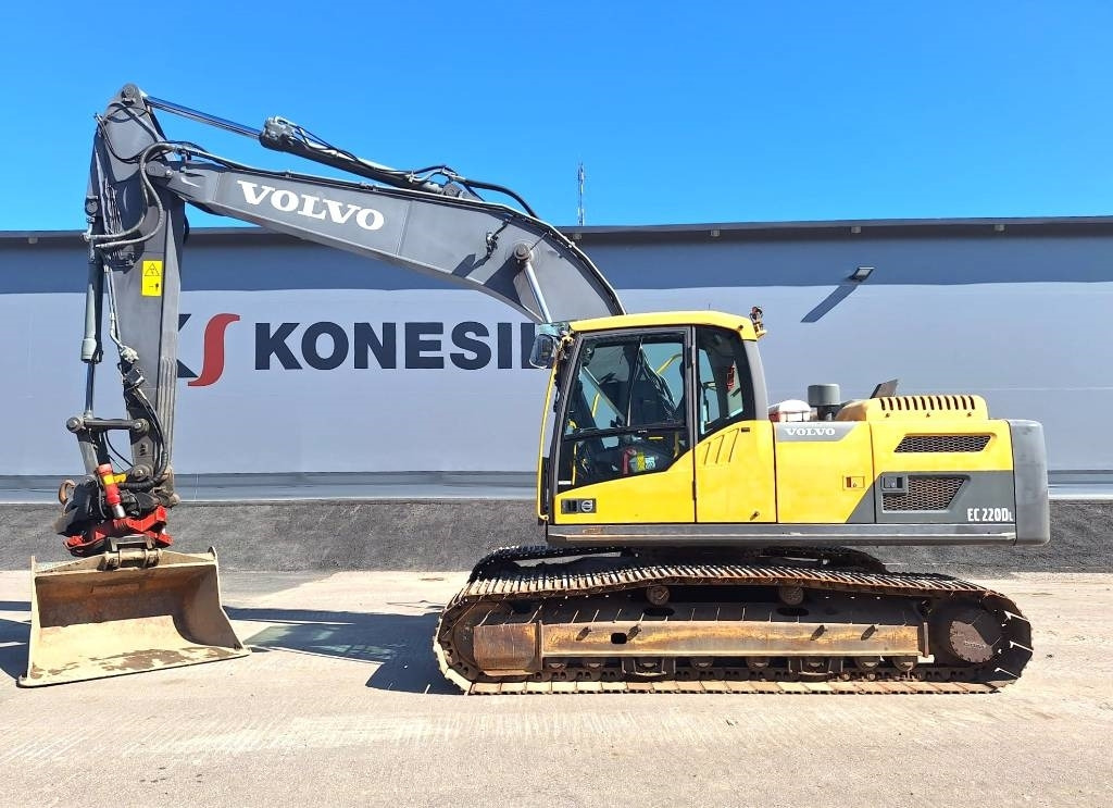 Volvo EC220DL PYÖRITTÄJÄLLÄ - Гусеничний екскаватор: фото 1 Volvo EC220DL PYÖRITTÄJÄLLÄ - Гусеничний екскаватор: фото 1