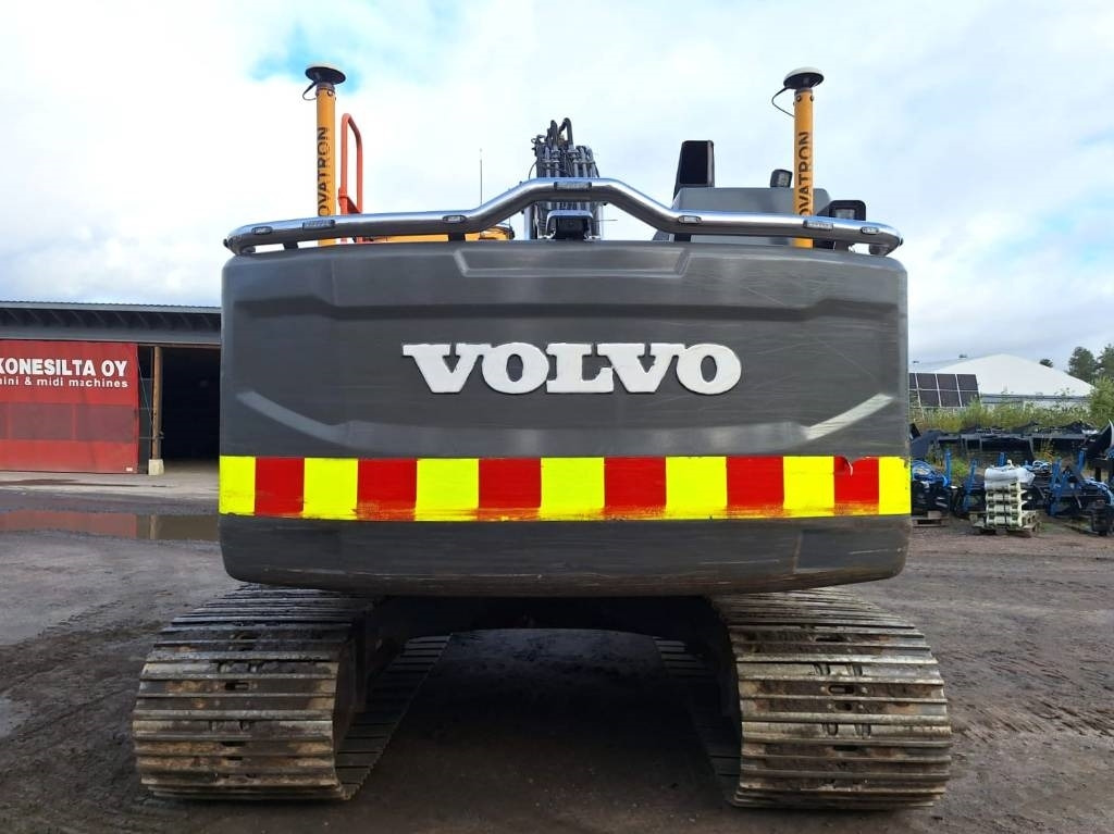 Volvo EC220EL HUIPPUVARUSTEILLA - Гусеничний екскаватор: фото 3 Volvo EC220EL HUIPPUVARUSTEILLA - Гусеничний екскаватор: фото 3