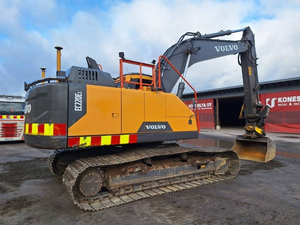 Volvo EC220EL HUIPPUVARUSTEILLA - Гусеничний екскаватор: фото 4 Volvo EC220EL HUIPPUVARUSTEILLA - Гусеничний екскаватор: фото 4