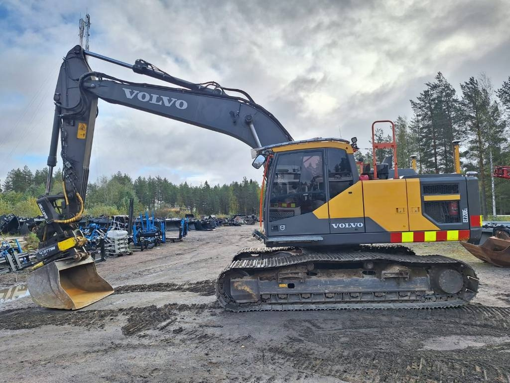 Volvo EC220EL HUIPPUVARUSTEILLA - Гусеничний екскаватор: фото 1 Volvo EC220EL HUIPPUVARUSTEILLA - Гусеничний екскаватор: фото 1