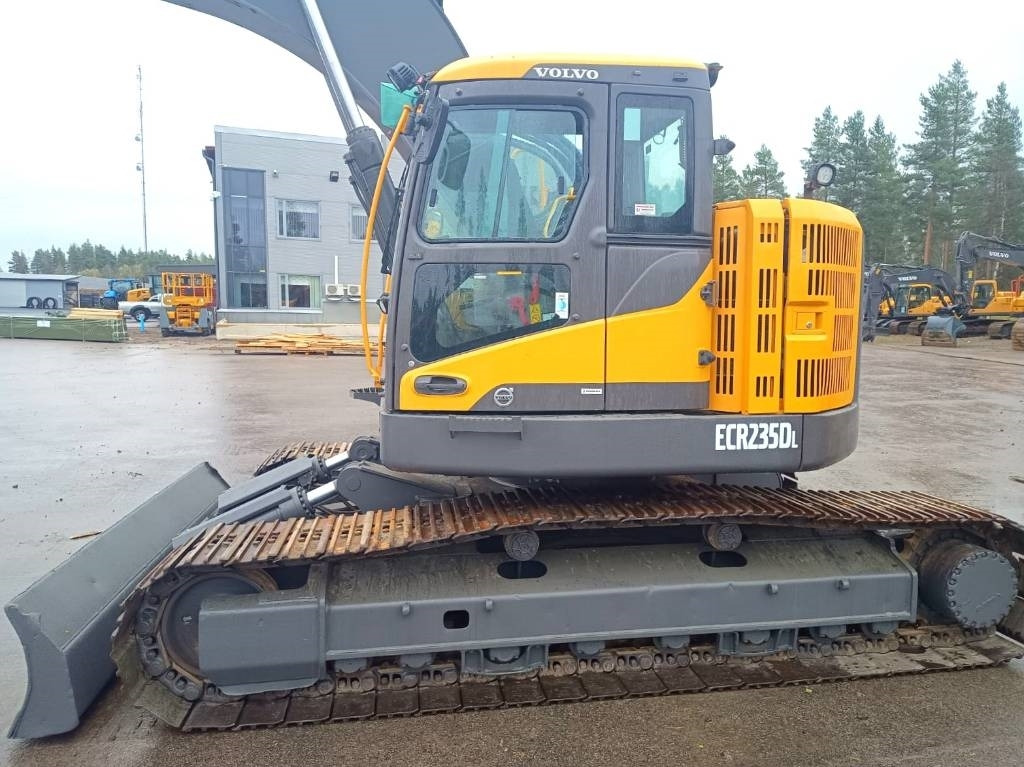 Volvo ECR235DL PYÖRITTÄJÄLLÄ - Гусеничний екскаватор: фото 2 Volvo ECR235DL PYÖRITTÄJÄLLÄ - Гусеничний екскаватор: фото 2