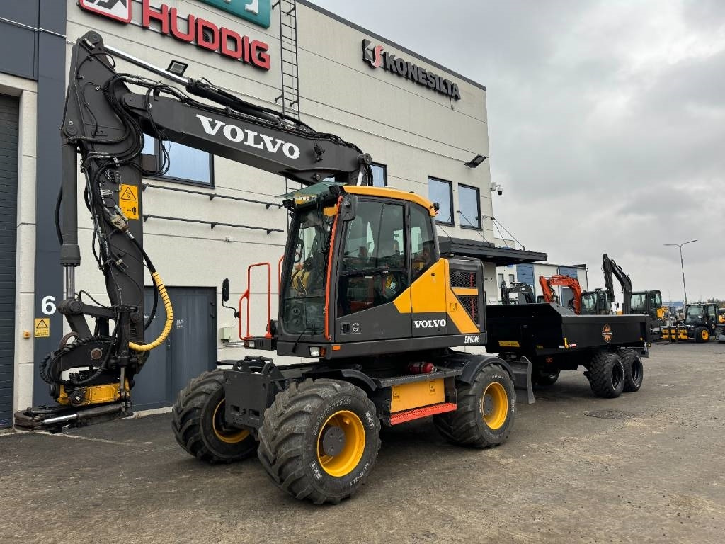 Volvo EWR150E Uusi Palms perävaunu / hieno paketti - Колісний екскаватор: фото 2 Volvo EWR150E Uusi Palms perävaunu / hieno paketti - Колісний екскаватор: фото 2